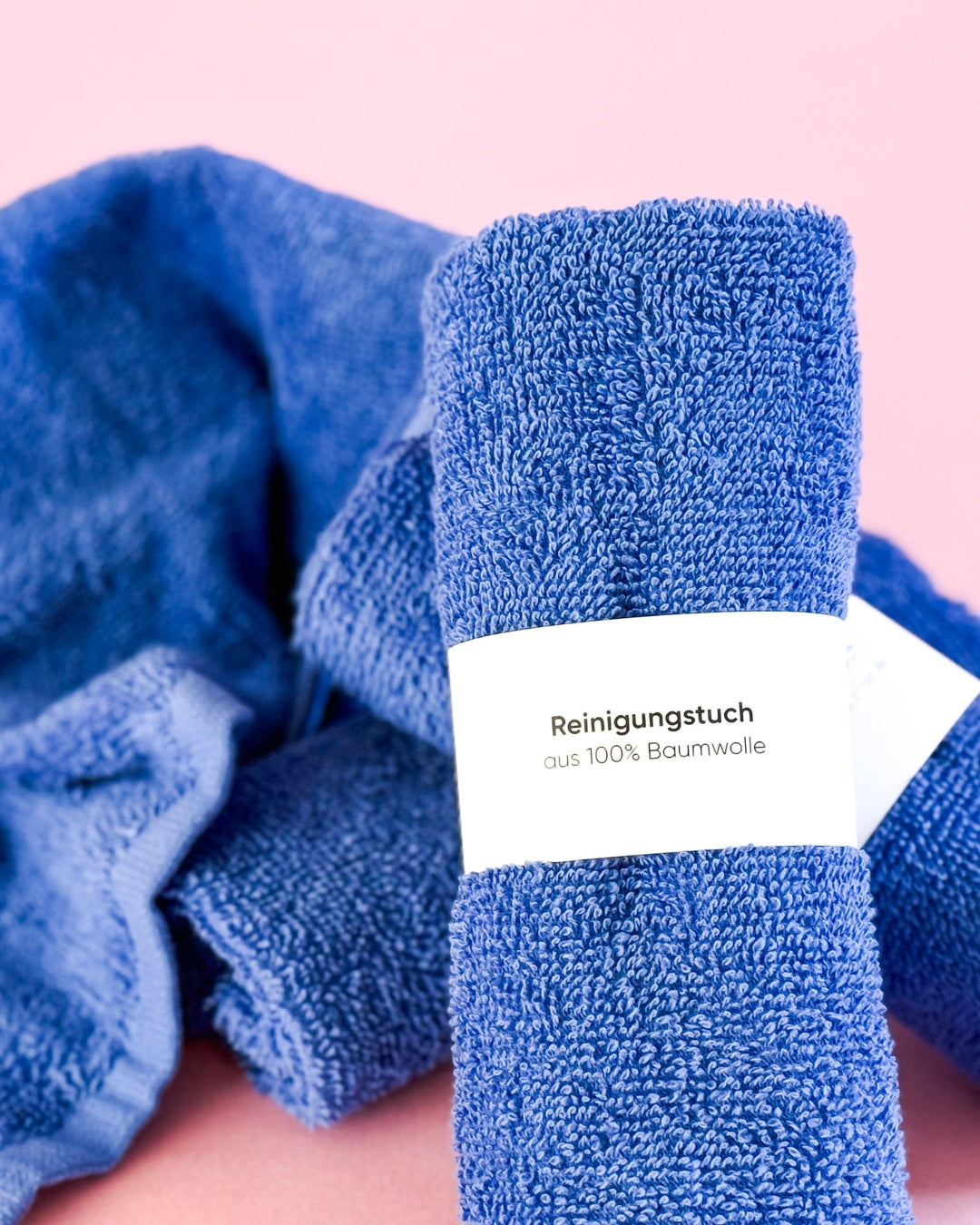 Nahaufnahme der Struktur von blauen Baumwoll-Reinigungstüchern.